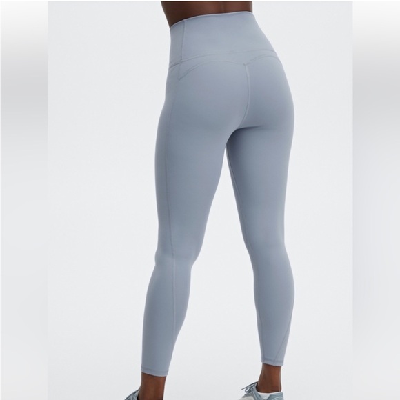 Fabletics PureLuxe Ultra High-Waisted 7/8 Legging in Raincloud - Picture 3 of 5